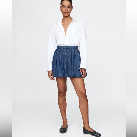 GAP Dresses & Skirts - GAP Denim Chambray Bubble Mini Skirt Women’s Medium Indigo Pleated Button Front